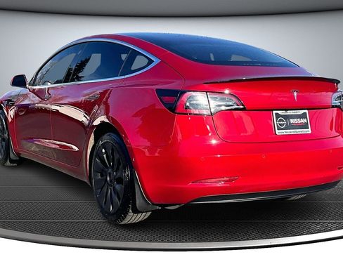 Used 2018 Tesla Model 3 Long Range image 4