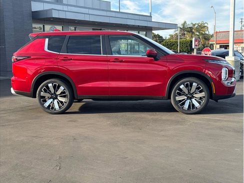 New 2026 Mitsubishi Outlander LE image 10