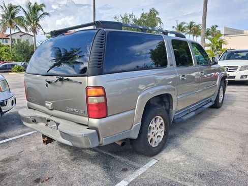 Used 2003 Chevrolet Suburban Z71 AWD/4WD image 6