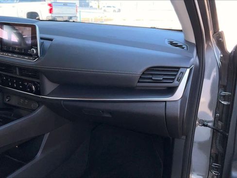 Certified 2025 Nissan Rogue S FWD image 14
