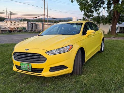 Used 2014 Ford Fusion SE FWD image 4