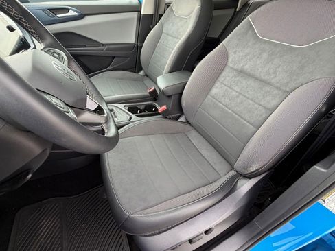 Used 2023 Volkswagen Taos SE image 22