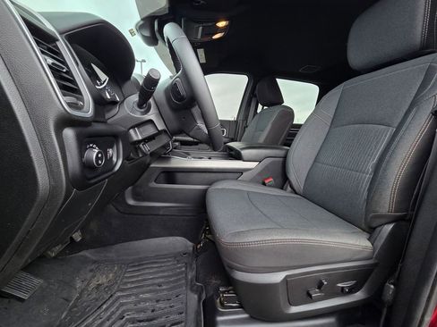 Used 2024 RAM 2500 Big Horn w/ Sport Appearance Package image 23