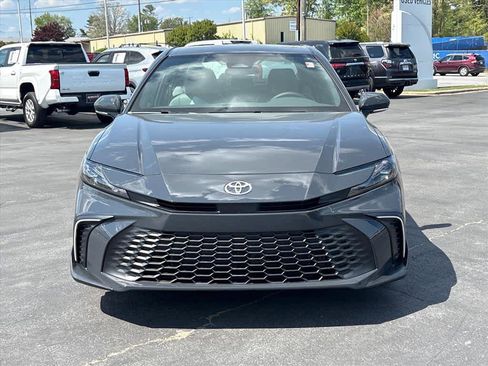 Used 2026 Toyota Camry SE FWD image 25