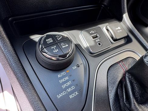 Used 2022 Jeep Cherokee Trailhawk w/ Sound & Nav Group AWD/4WD image 25