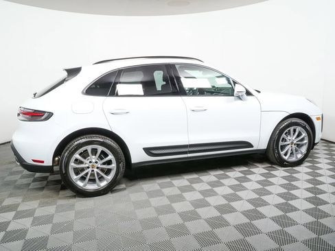 New 2026 Porsche Macan image 31