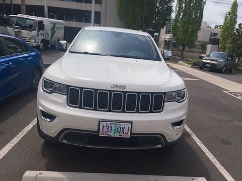 Used 2018 Jeep Grand Cherokee Limited AWD/4WD image 36