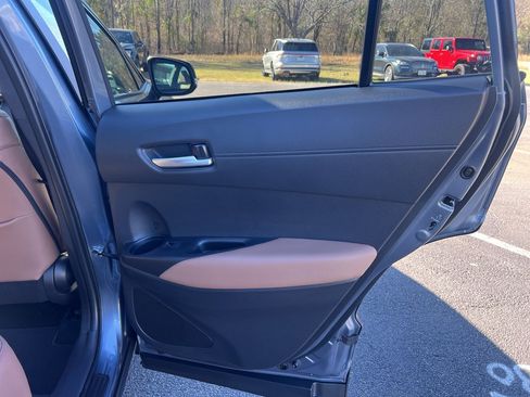 Used 2026 Toyota Corolla Cross XLE image 25