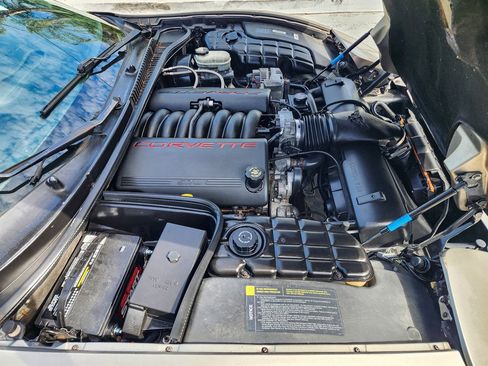 Used 1998 Chevrolet Corvette Convertible w/ Memory Pkg image 13