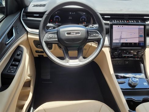 New 2024 Jeep Grand Cherokee Limited w/ Luxury Tech Group II image 11