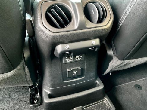 Used 2023 Jeep Wrangler Unlimited Sahara w/ Cold Weather Group AWD/4WD image 10