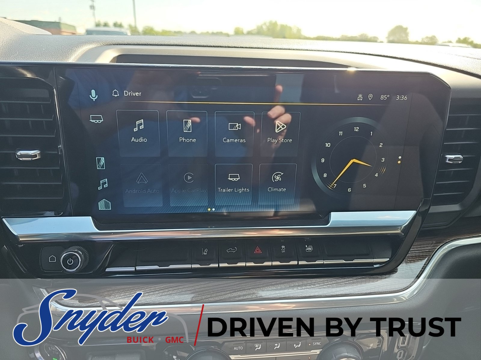 Used 2025 Chevrolet Silverado 2500 LT w/ Convenience Package AWD/4WD image 16