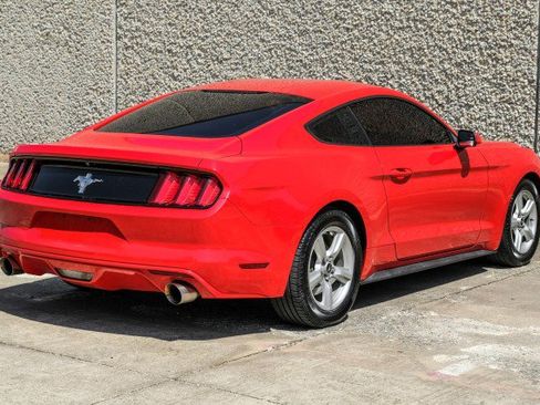Used 2017 Ford Mustang Coupe RWD image 8