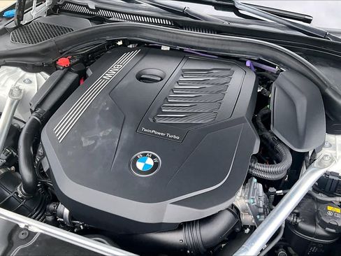 Used 2021 BMW 540i w/ Premium Package RWD image 31