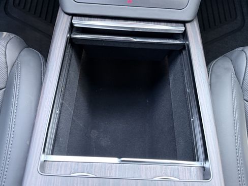 Used 2025 Tesla Model S AWD/4WD image 63