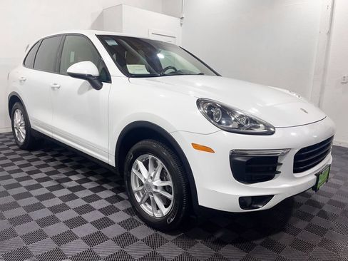 Used 2016 Porsche Cayenne AWD/4WD image 3