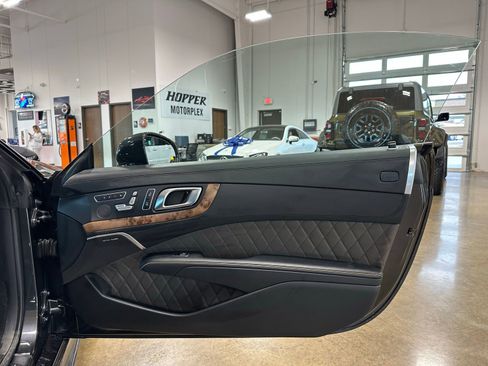Used 2020 Mercedes-Benz SL 550 image 40