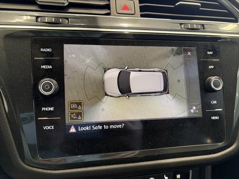 Used 2020 Volkswagen Tiguan SEL Premium R-Line image 30