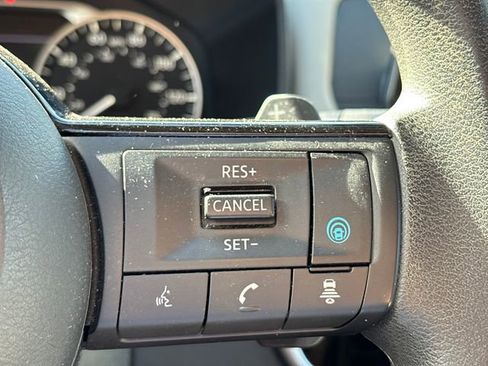 Used 2021 Nissan Rogue SV AWD/4WD image 16