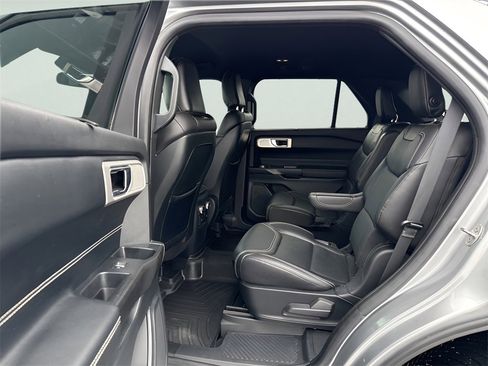 Used 2020 Ford Explorer ST w/ ST Street Pack image 21