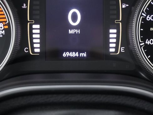 Used 2020 Jeep Cherokee Latitude Plus w/ Cold Weather Group image 11