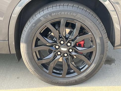 Used 2022 Cadillac XT6 Sport w/ Technology Package AWD/4WD image 11