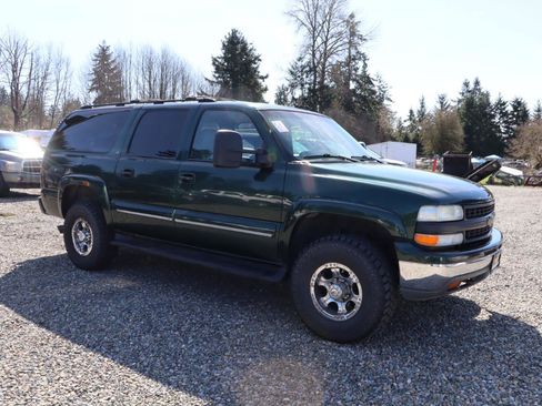 Used 2001 Chevrolet Suburban 2500 LT w/ LT Preferred Equipment Group image 5