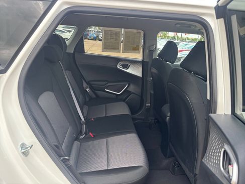 Used 2025 Kia Soul LX w/ LX Technology Package FWD image 23