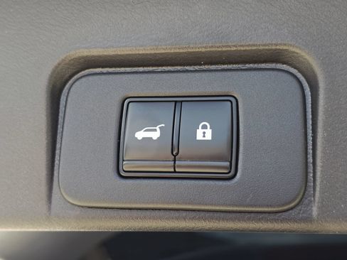 Used 2023 Nissan Rogue SL w/ SL Premium Package FWD image 19