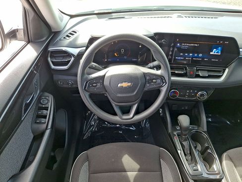 Used 2024 Chevrolet TrailBlazer LT FWD image 20