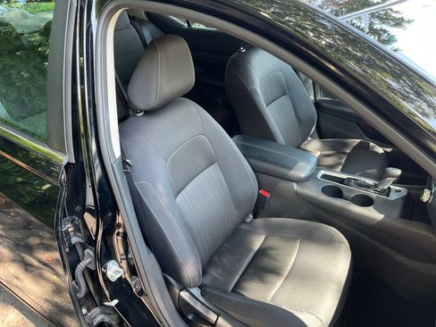 Used 2025 Nissan Altima 2.5 SV FWD image 31