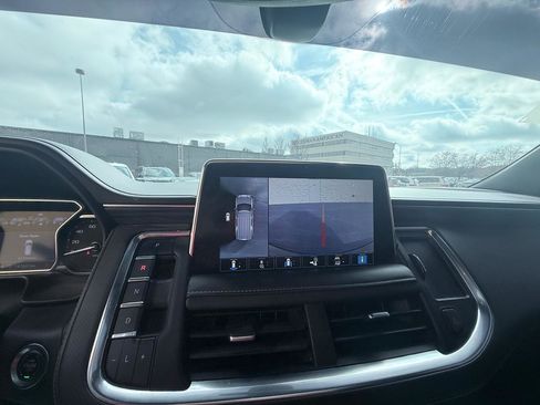 Used 2021 GMC Yukon SLT w/ SLT Luxury Plus Package image 17