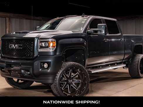 Used 2017 GMC Sierra 2500 Denali w/ Duramax Plus Package AWD/4WD image 4