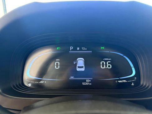 Used 2024 Hyundai Venue SEL FWD image 7