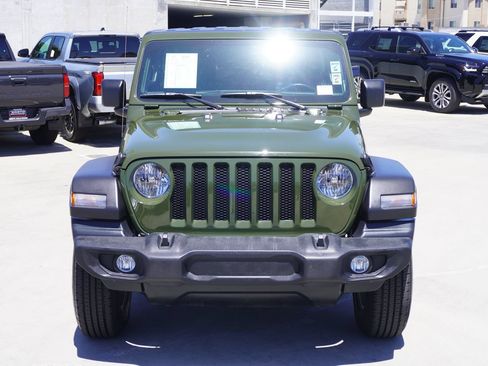 Used 2022 Jeep Wrangler Unlimited Sport AWD/4WD image 3