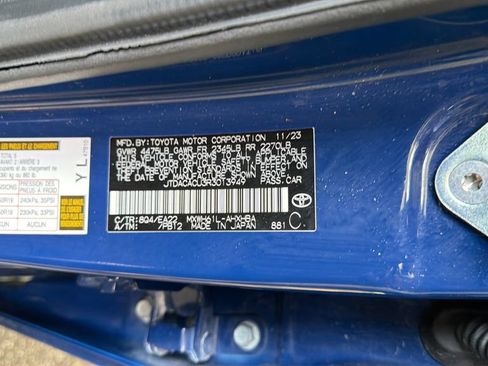 Used 2024 Toyota Prius Prime Premium FWD image 35