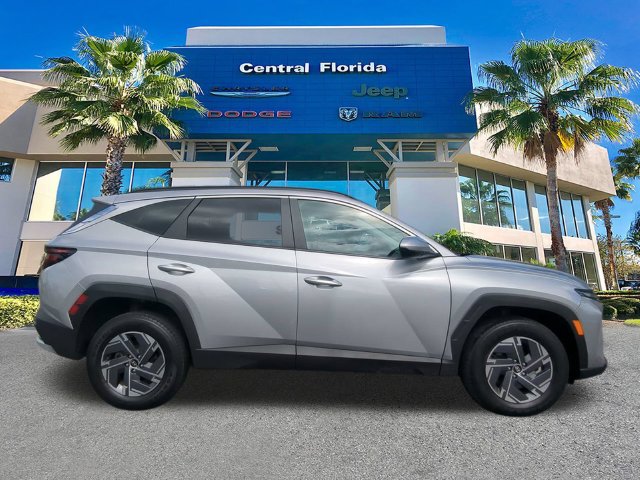 Used 2025 Hyundai Tucson Blue AWD/4WD image 4