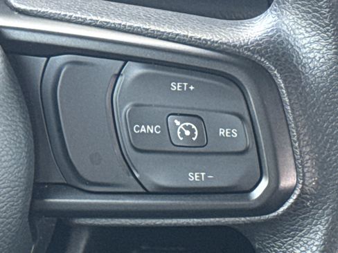 Used 2022 Jeep Wrangler Unlimited Sport AWD/4WD image 19
