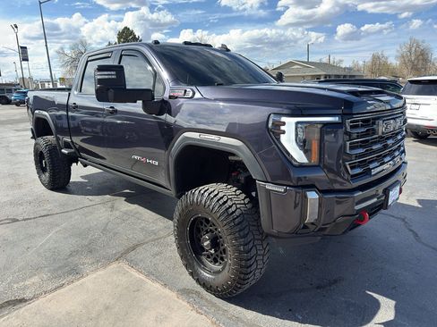 Used 2024 GMC Sierra 2500 AT4 w/ AT4 Premium Plus Package image 4