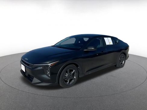 Used 2025 Kia K4 LXS image 8