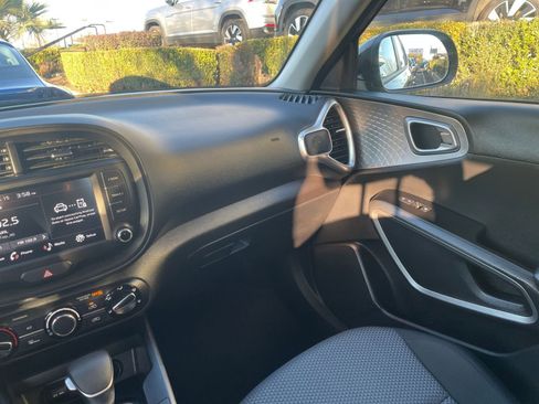 Used 2025 Kia Soul LX w/ LX Technology Package image 33