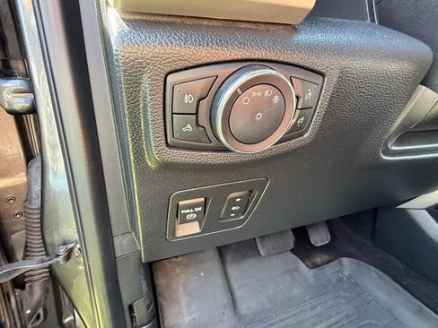 Used 2019 Ford F150 Lariat w/ Equipment Group 502A Luxury AWD/4WD image 15