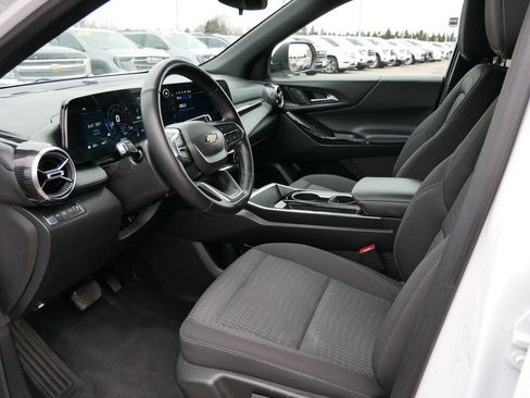 Used 2025 Chevrolet Equinox LT AWD/4WD image 15