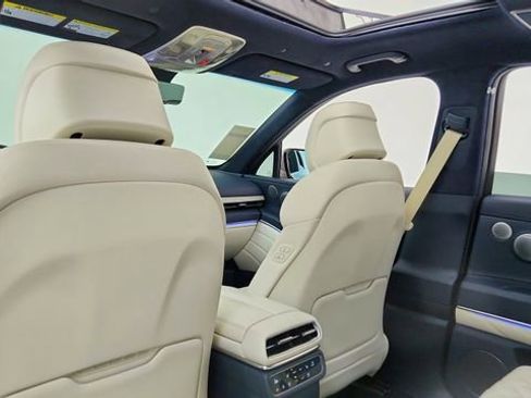 Used 2025 Genesis GV80 3.5T Prestige image 32