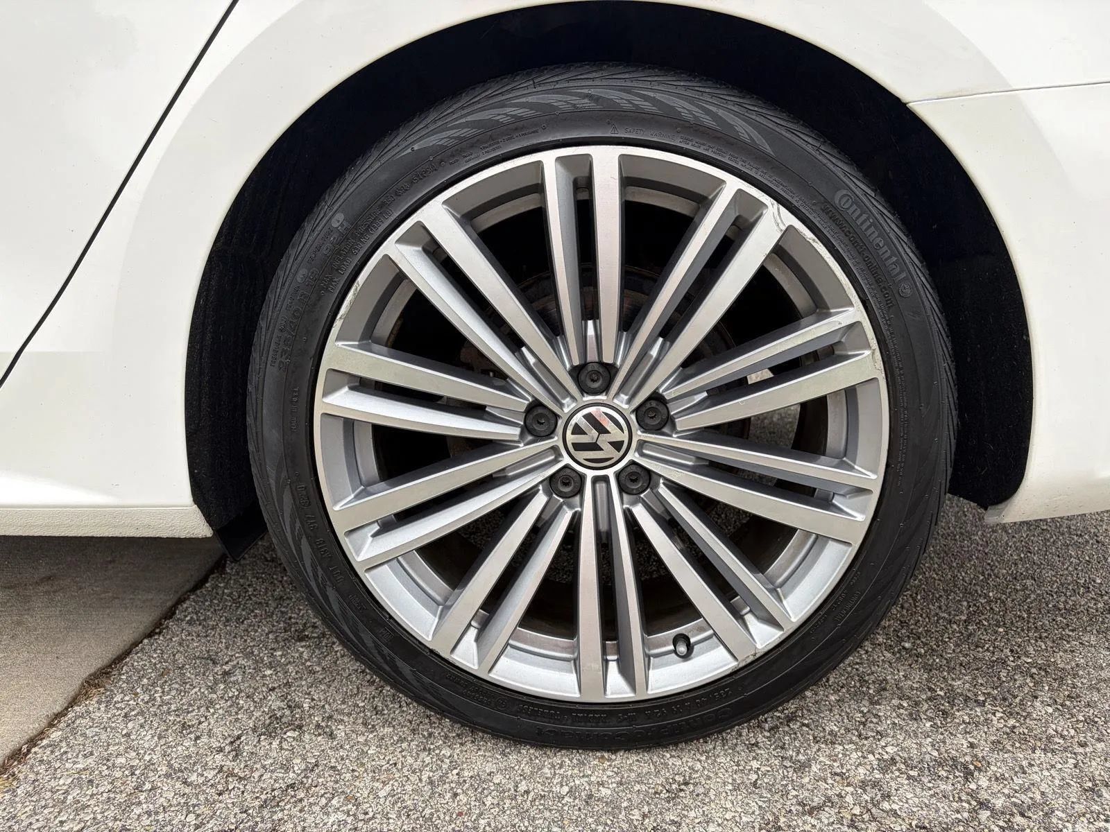 Used 2015 Volkswagen Passat 1.8T Sport FWD image 9