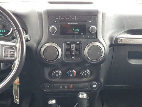 Used 2018 Jeep Wrangler Unlimited Sport S AWD/4WD image 24