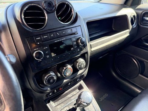 Used 2015 Jeep Patriot High Altitude AWD/4WD image 11