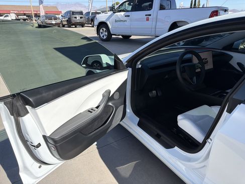 Used 2025 Tesla Model 3 Performance image 12