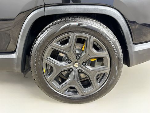 Used 2023 Rivian R1S Adventure AWD/4WD image 33
