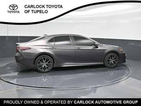 Used 2022 Toyota Camry SE FWD image 4